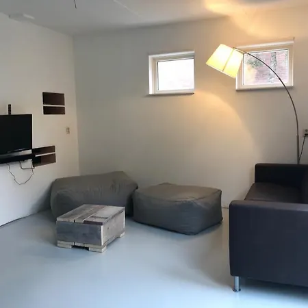 Ruime Stadswoning In Modekwartier Centrum Villa