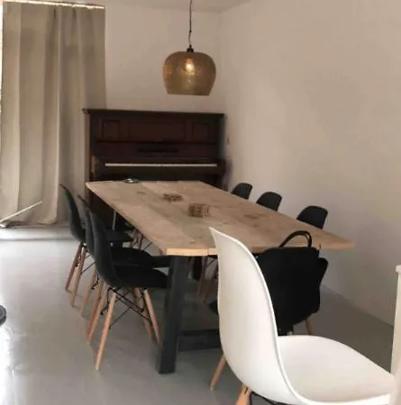 Ruime Stadswoning In Modekwartier Centrum Villa
